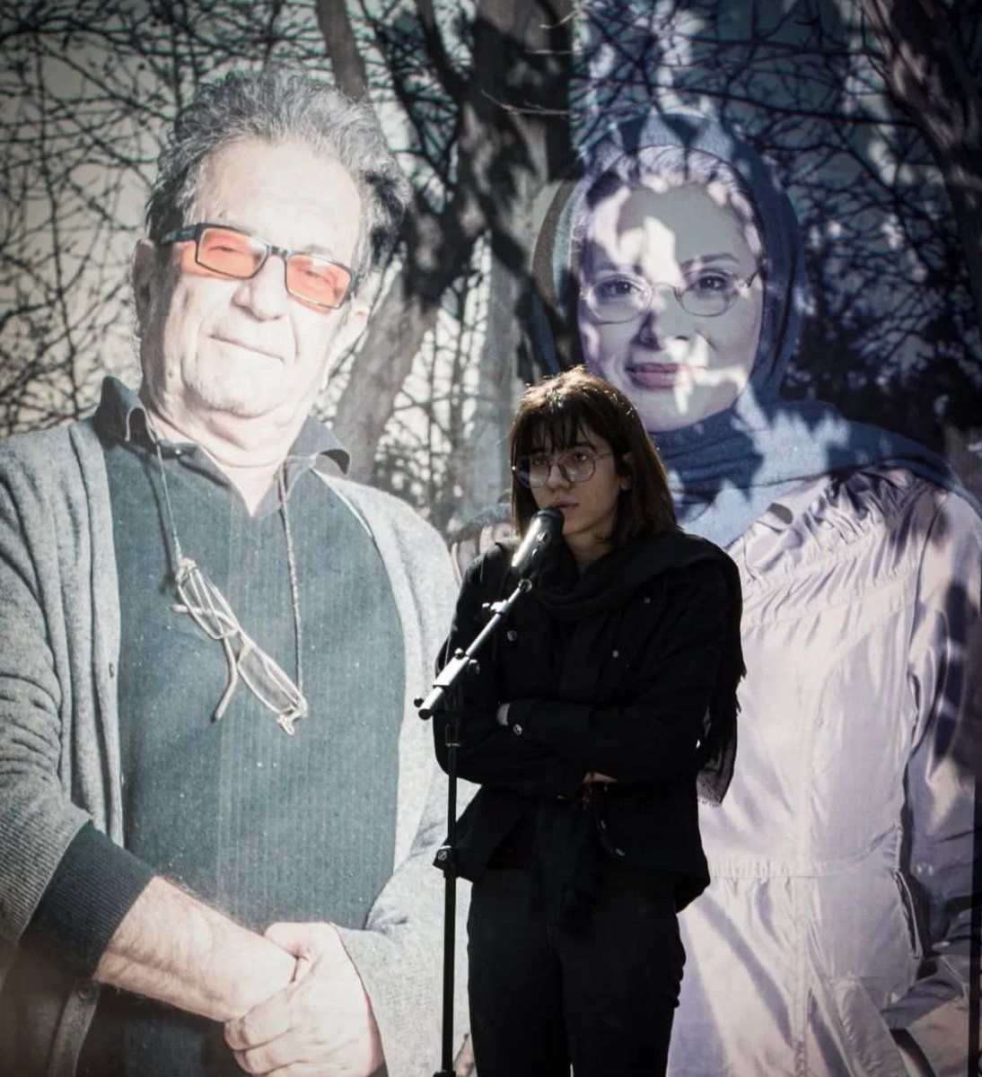 Mona Mehrjui during her parents' funeral in Tehran on October 18, 2023  