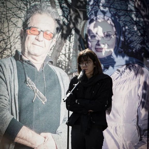 Mona Mehrjui during her parents' funeral in Tehran on October 18, 2023