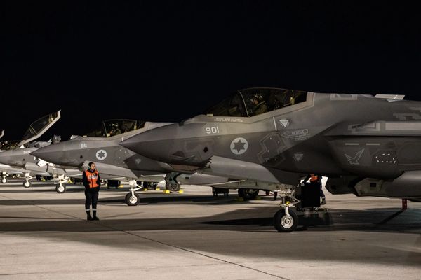 Ex-Israeli air force chief says Iran standoff must end in talks or invasion