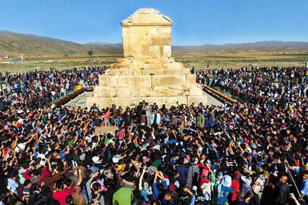 شهروندان در «روز کوروش» از حذف یک نماد ملی و ترس حکومت از هویت ایرانی گفتند