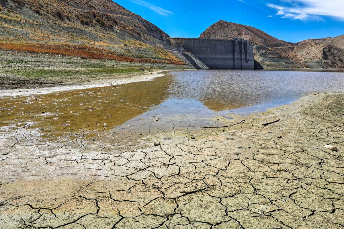 استاندار تهران: وضعیت آب «فوق‌بحرانی» است و تهرانی‌ها دو برابر میانگین مصرف می‌کنند