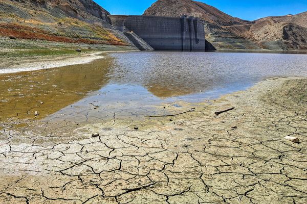 استاندار تهران: وضعیت آب «فوقبحرانی» است و تهرانیها دو برابر میانگین مصرف میکنند