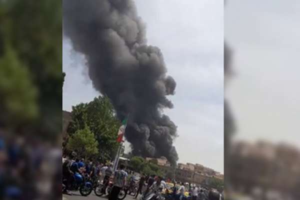 Seventeen Injured As Blaze Engulfs Tehran Warehouse