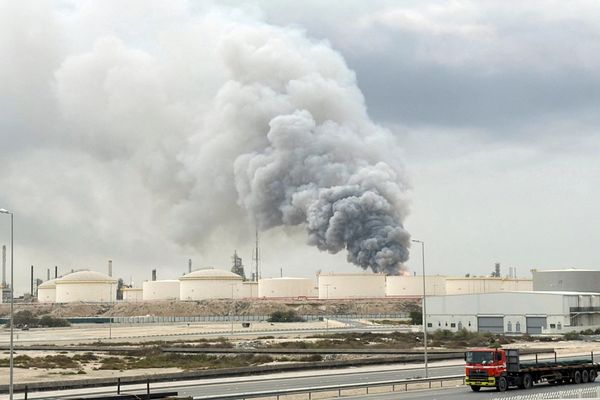 Iran threatens Hormuz lifeline after oil drops on Trump hint