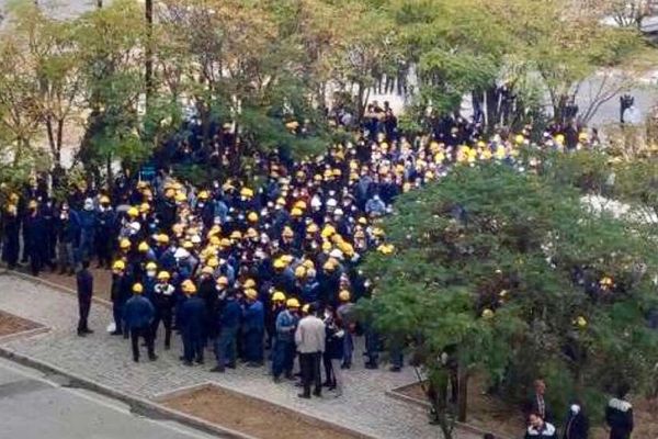 Protests By Workers, Professionals Continue In Iran