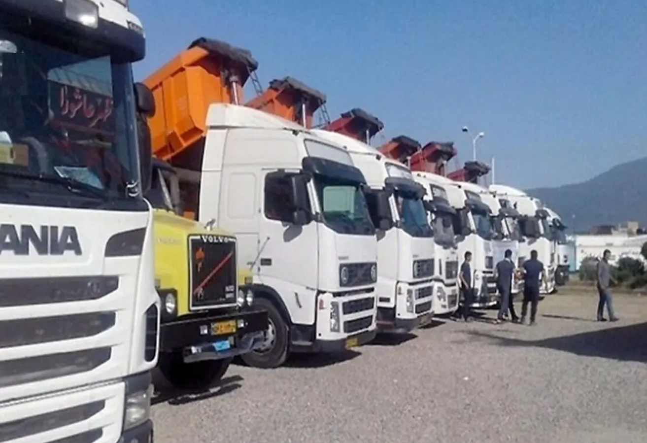 اتحادیه تشکل‌های کامیون‌داران و رانندگان: باتمام قوا در کنار مردم معترض می‌ایستیم