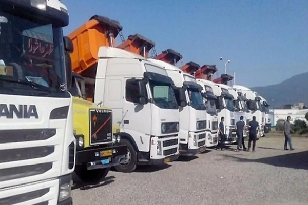 اتحادیه تشکلهای کامیونداران و رانندگان: باتمام قوا در کنار مردم معترض میایستیم