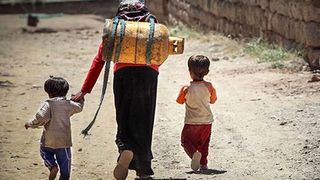 خامنئي يعتبر الرفاهية ضد الدين وتهديدا للنظام.. ويتعمد إفقار الشعب