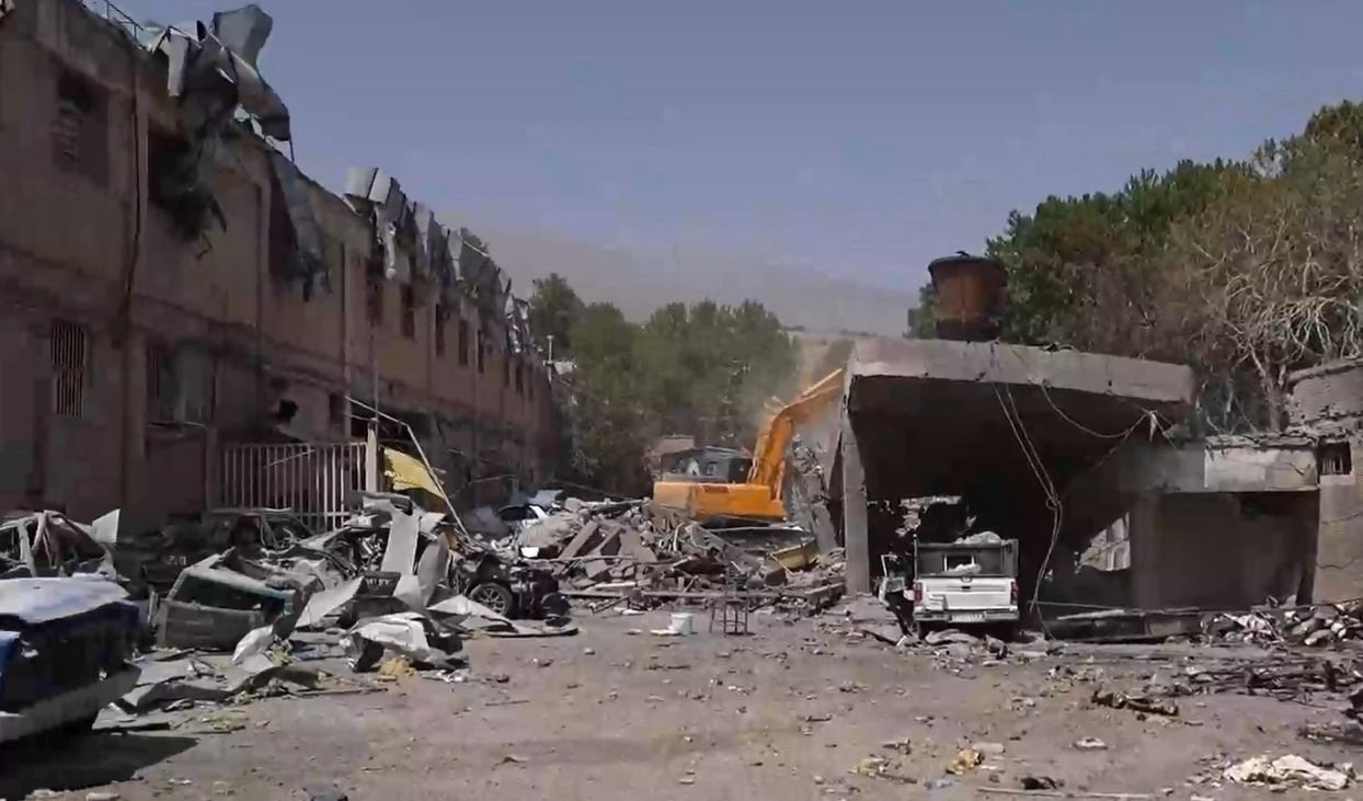 ابهام در وضعیت زندانیان پس از حمله اسرائیل به اوین، افکار عمومی را نگران کرده است