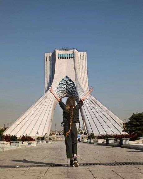 صدها هنرمند داخل و خارج از اعتراضها در ایران حمایت کردند