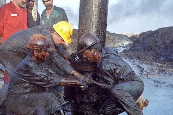 Crisis as Iran's Oil Sector Suffers Brain Drain