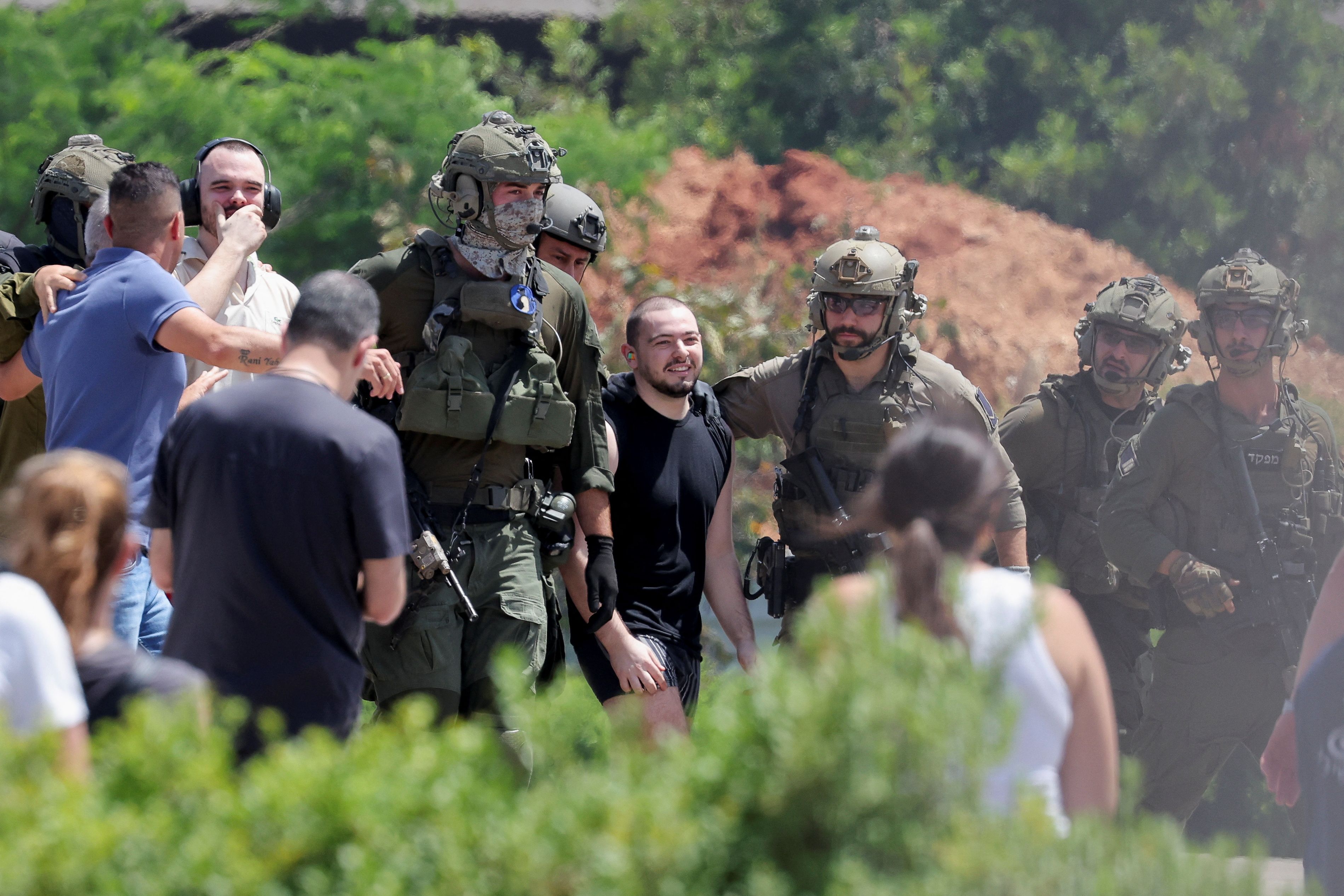 تصویری از یکی از گروگان‌های اسرائیلی آزاد شده در روز ۱۹ خرداد