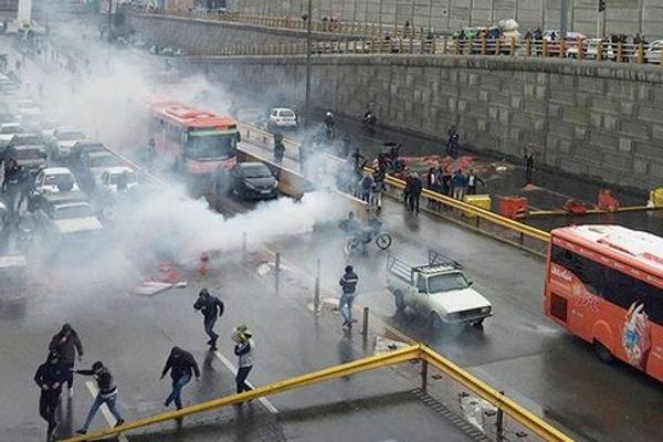 في ظل أزمات وقمع وفقر.. أحداث "نوفمبر الدامي" تطل برأسها من جديد على إيران