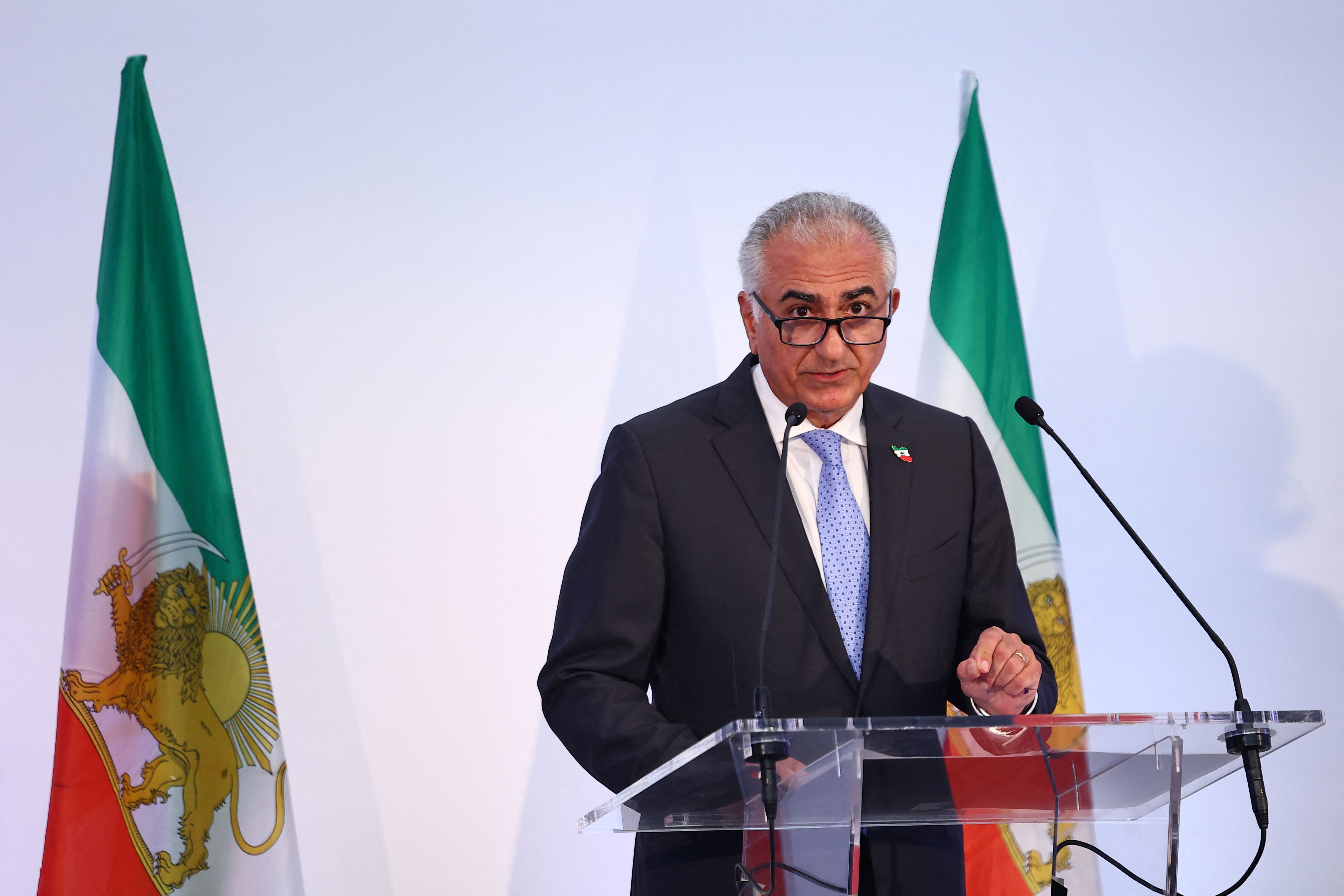 شاهزاده رضا پهلوی: رهبر بی‌خرد جمهوری اسلامی، ایران را در آستانه تحریم‌های جهانی قرار داده