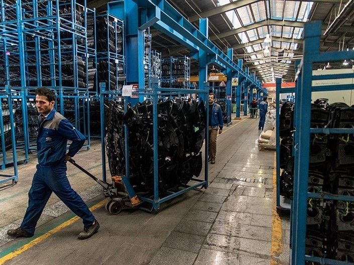 هجوم خودروسازان برای خرید محصولات اولیه، همزمان با افزایش دوباره قیمت خودرو