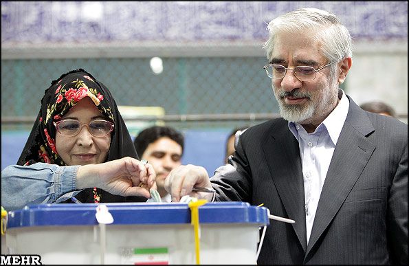 Zahra Rahnavard and Mir Hossein Mousavi in 2009