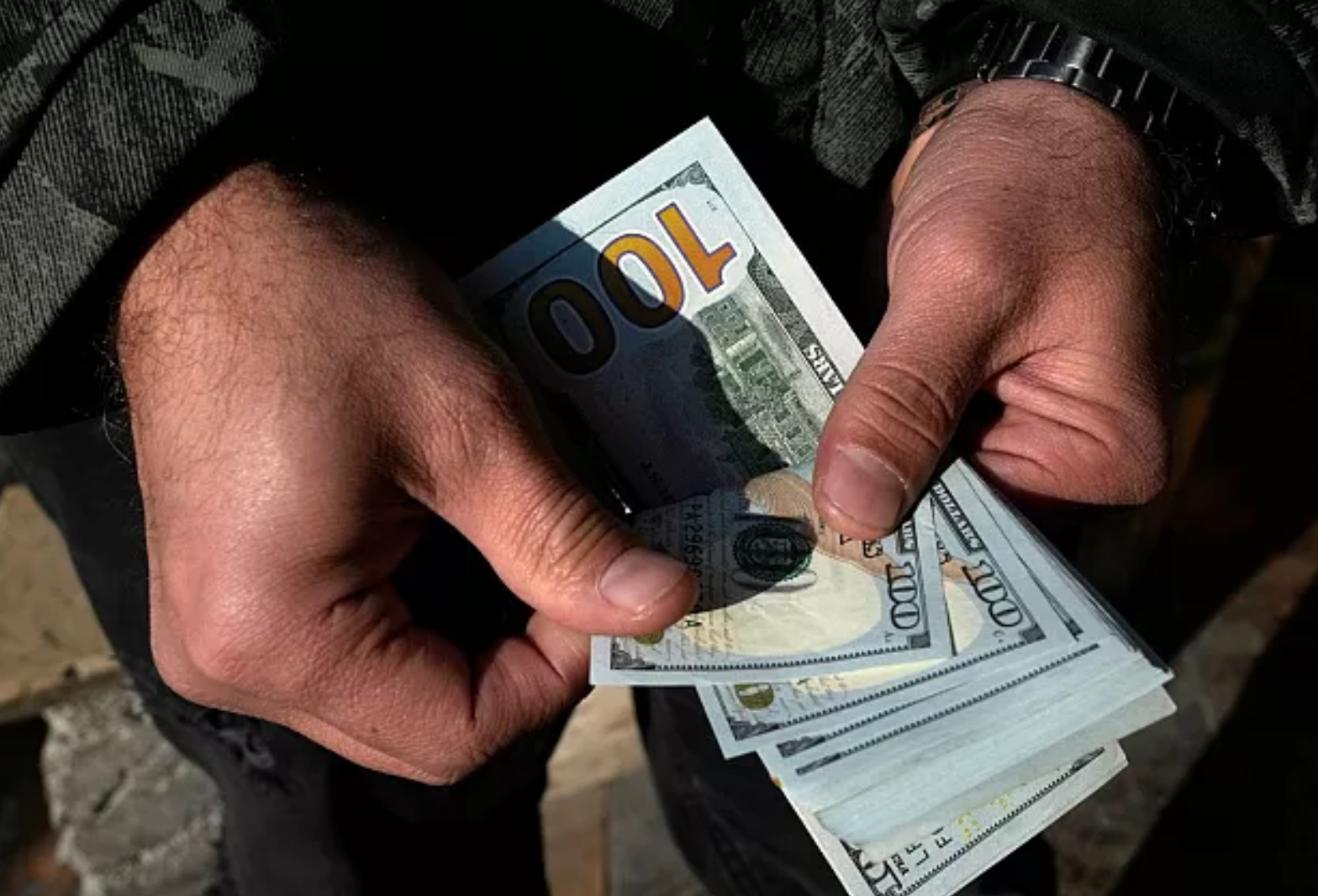 ارتفاع سعر الدولار بعد رفض خامنئي عرض ترامب بالتفاوض