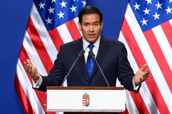 مارکو روبیو امتناع تهران از مذاکره درباره موشکهای بالستیک را «مشکل بسیار بزرگ» دانست