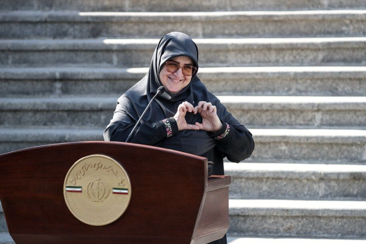 مژگان اینانلو، مستندساز به سخنگوی دولت: مادر باش و استعفا بده