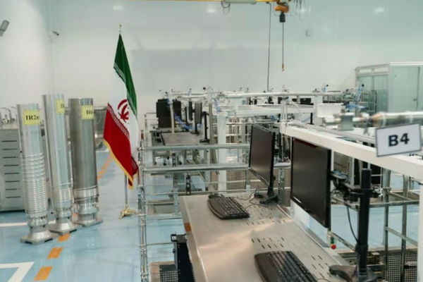 "أسوشييتد برس": المقترح الأميركي الجديد لإيران.. خطوة نحو الاتفاق أم تكرار للجمود؟