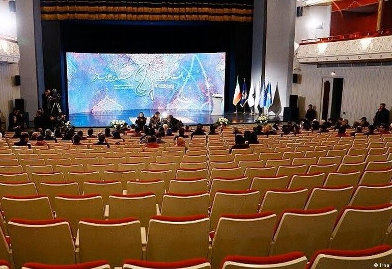 جشنواره‌های فجر در سال ۱۴۰۱ با استقبال اندک هنرمندان و مردم مواجه شد