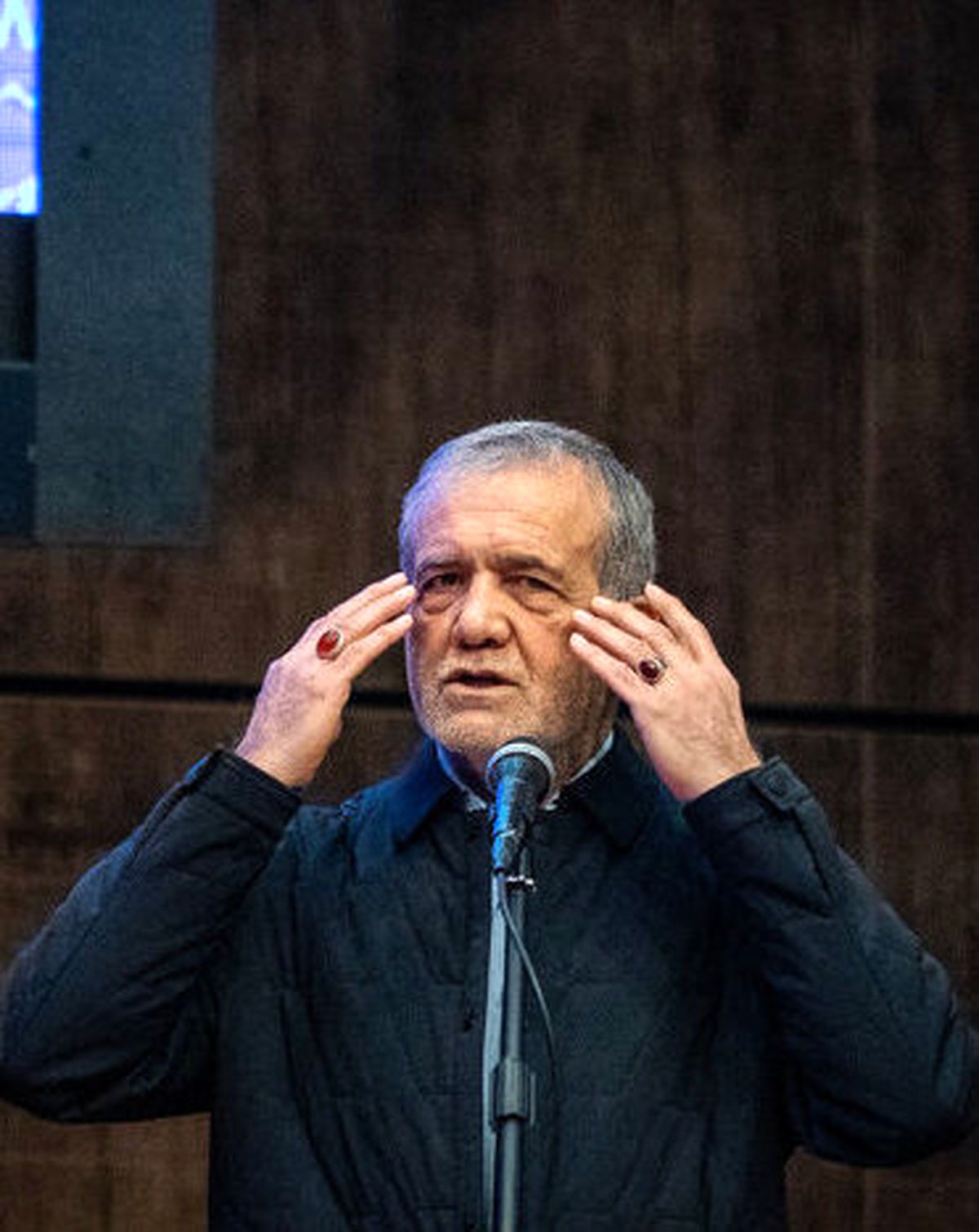 تاکید دوباره پزشکیان بر حجاب اجباری: برهنگی مورد پذیرش مردم نیست