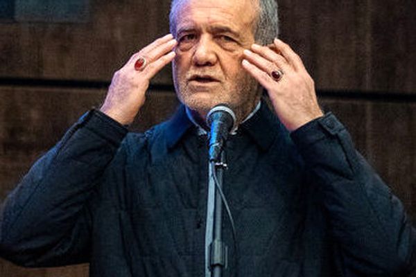 جانشین معاون سیاسی سپاه: اشتباهات کلامی پزشکیان زیاد شده و به امنیت ملی آسیب میزند