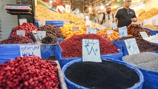 انهيار قيمة العملة في إيران والخيار الصعب