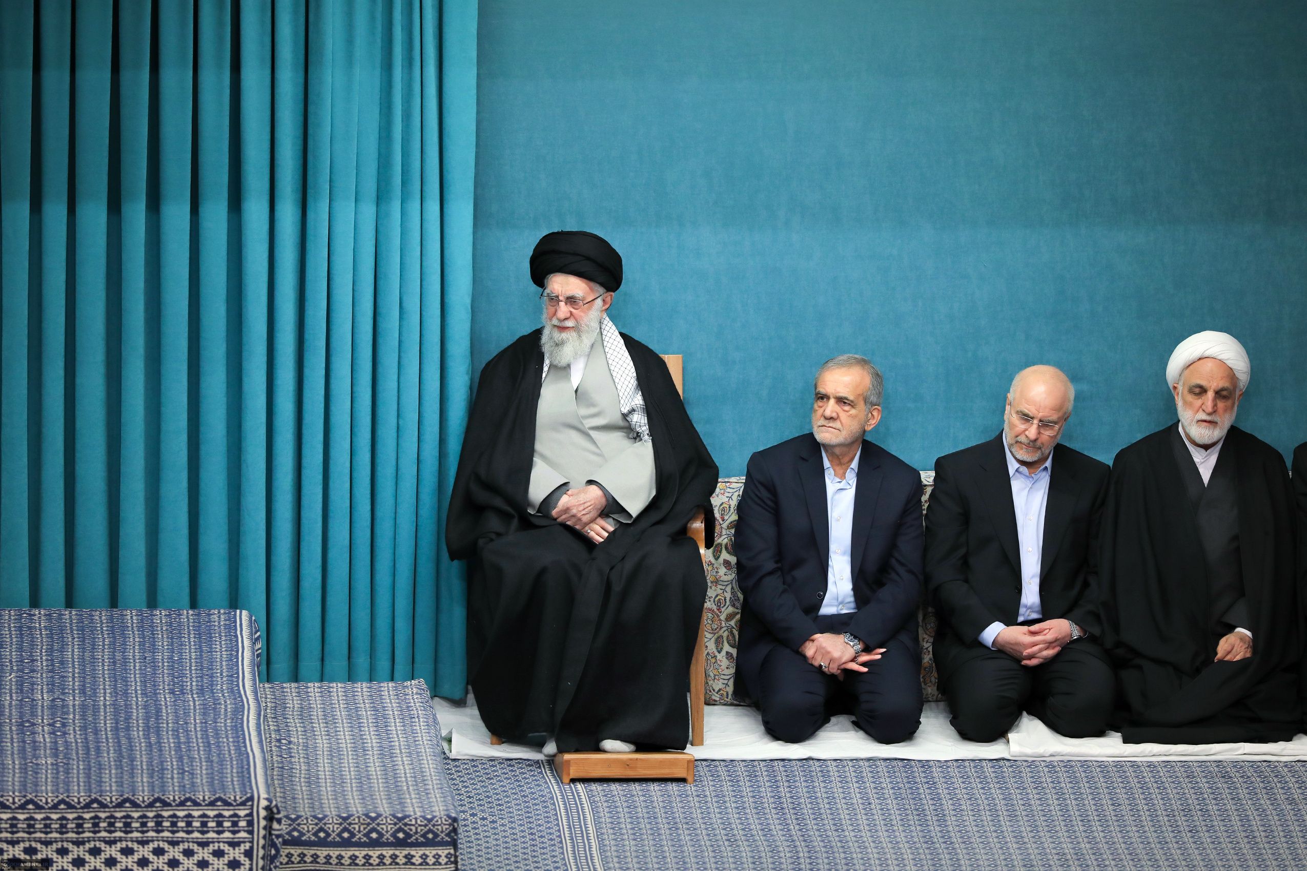 نشریه دفتر خامنه‌ای: ایران در مذاکره با آمریکا دست برتر را دارد