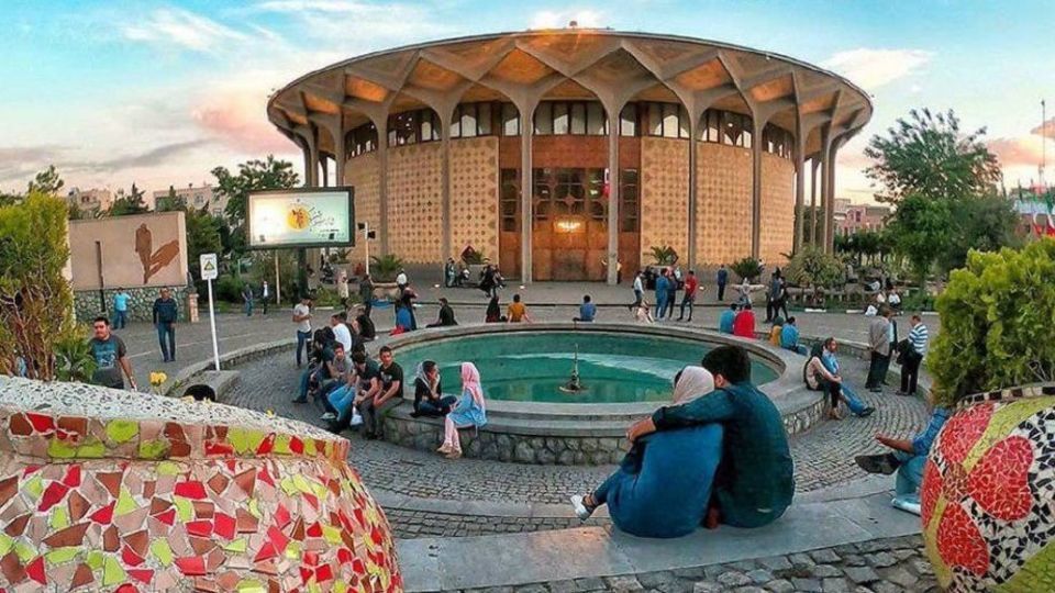 گزارش‌های ضد و نقیض درباره تخریب حوض تئاتر شهر تهران