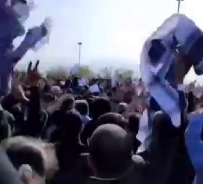 چهلمین روز کشته شدن مهسا امینی؛ مردم معترض در آرامستان سقز شعارهای ضدحکومتی سر دادند