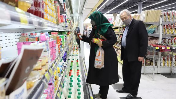أسعار المواد الغذائية في إيران تواصل الارتفاع.. ومخاوف من عجز الحكومة