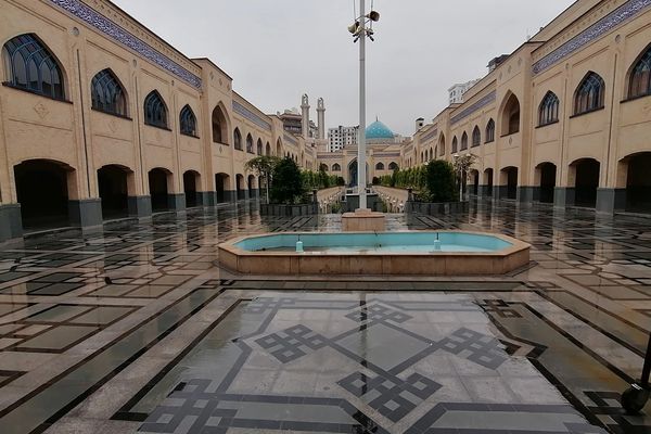 Prominent Cleric In Iran Says Government Money Bad For Seminaries