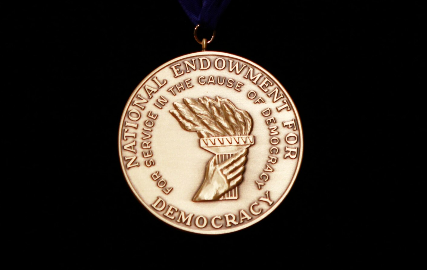 واشینگتن‌پست: انحلال موسسه ملی حمایت از دموکراسی، دشمنان آمریکا را شاد می‌کند