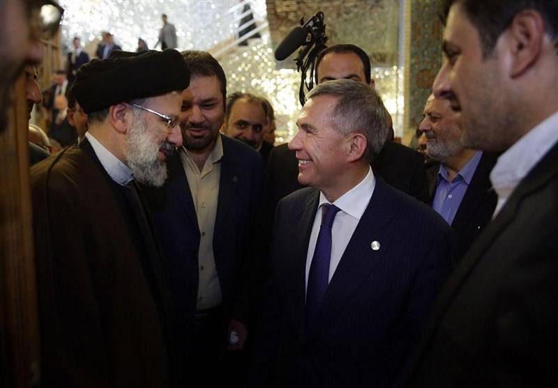 سال ۱۳۹۶، در رخدادی بی سابقه نماینده ویژه ولادیمیر پوتین با ابراهیم رئیسی که در آن زمان رئیس آستان قدس رضوی بود دیدار کرد 