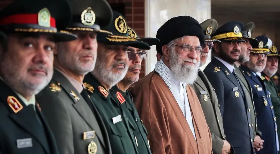 گزارش عفو بین‌الملل؛ زنجیره فرماندهی و ساختار سرکوب خیزش «زن زندگی آزادی»