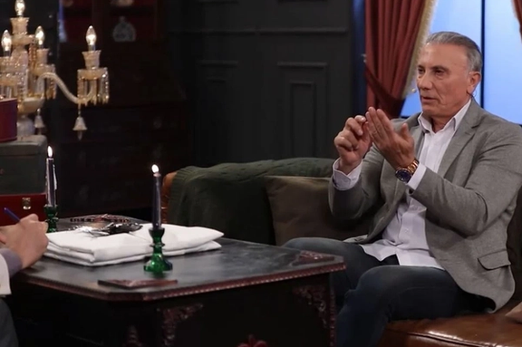 درخشان در اعتراض به هدیه کفن در تلویزیون: چرا به مفسدان اقتصادی کفن نشان نمیدهید؟