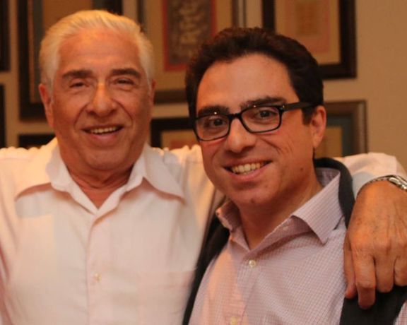 سناتور دموکرات آمریکایی: ایران بایدبه گروگانگیری پایان دهد و سیامک و باقر نمازی را آزاد کند