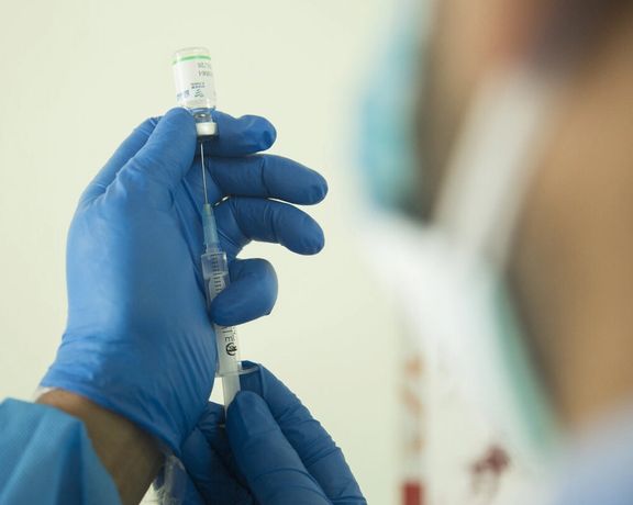 رییس دانشگاه علوم پزشکی گلستان تایید کرد همسر معاون درمان خارج از نوبت واکسن تزریق کرده