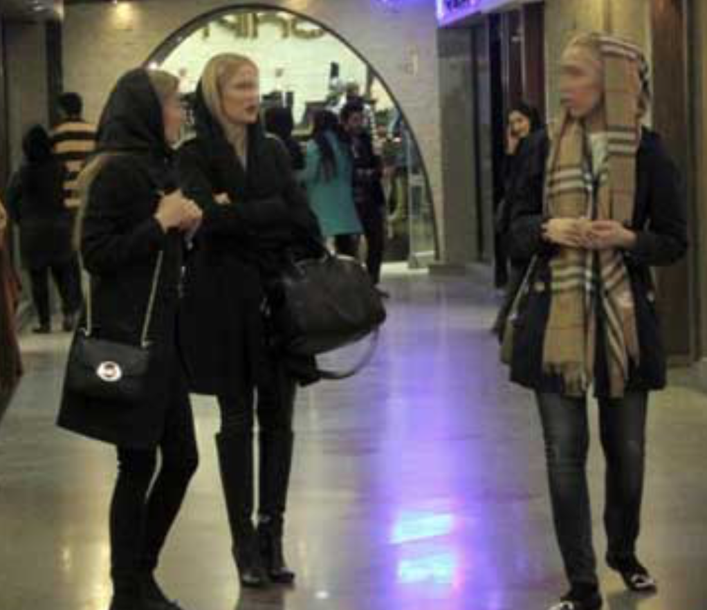 برلماني إيراني يكشف عن مشروع قانون "زكي" للحجاب الإجباري.. ويؤكد: اطلع عليه المرشد