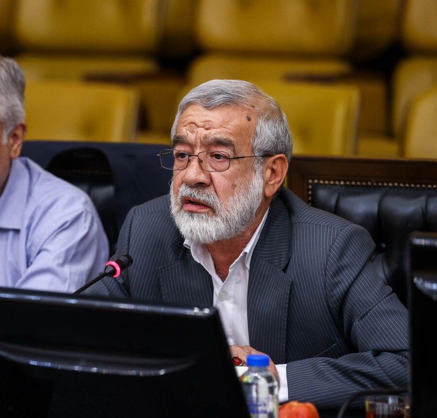 غضنفری، نماینده تهران: هر جا دستمان برسد، ترامپ و نتانیاهو را می‌زنیم