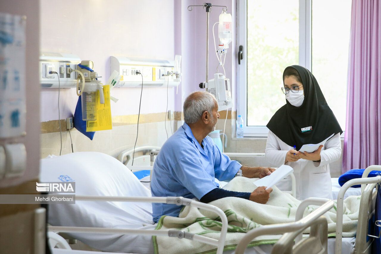 أمين عام بيت التمريض في إيران: الممرضون يفرّون من المهنة بسبب سياسات وزارة الصحة الخاطئة
