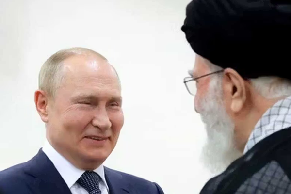 واي نت: طهران تدفع برنامجها للتسلّح النووي بمساعدة سرّية من موسكو