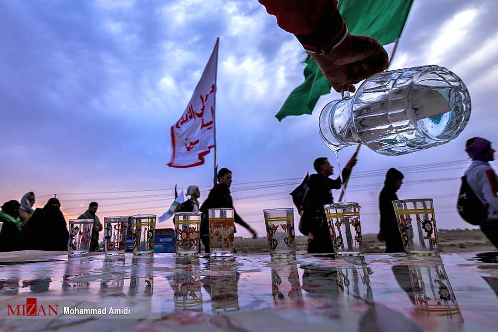 رغم الأزمة المتفاقمة.. إيران تفتتح 5 مشاريع لتوفير المياه لـ "زوار الأربعين"