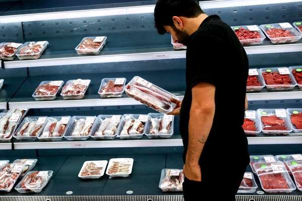 Meat, cream, rice: Food becomes loot as prices soar in Iran