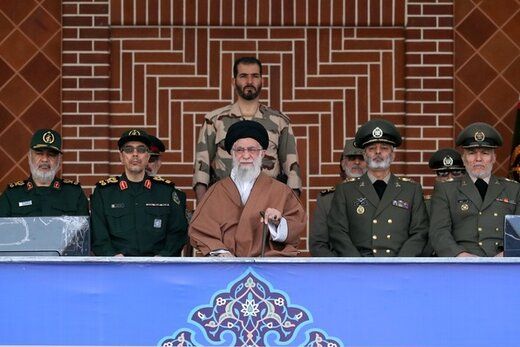 مشاور کاخ سفید در دولت ترامپ: مشکل اصلی ایران است، آمریکا به اسرائیل بگوید کار را تمام کن