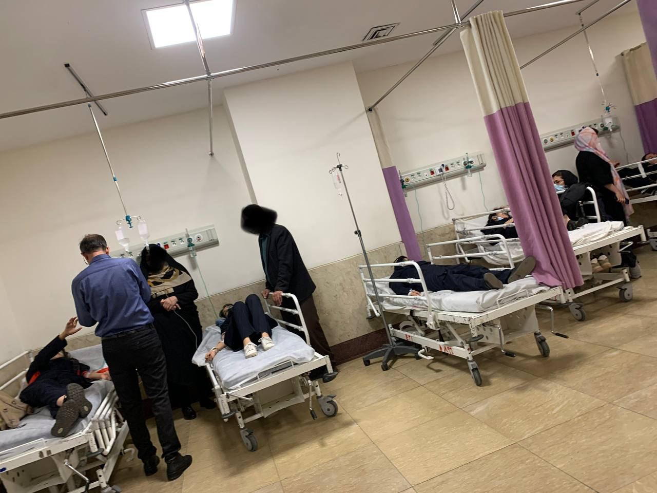 افزایش موج حملات شیمیایی به مدارس سراسر ایران؛ تجمع خانواده‌های نگران در برخی شهرها