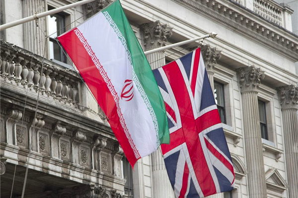 مسؤولون بريطانيون كبار يطالبون الحكومة باتخاذ إجراءات أكثر صرامة ضد إيران