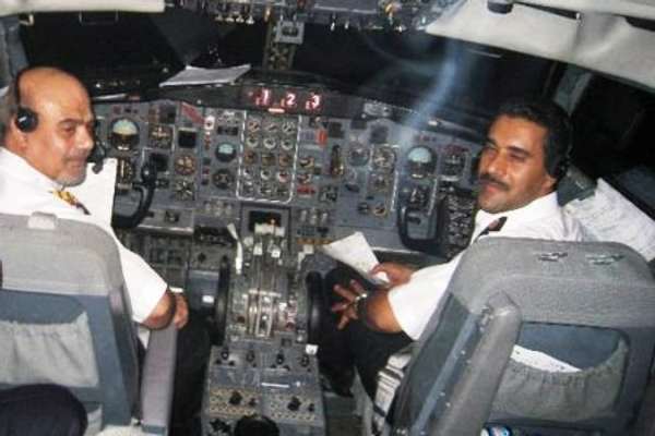 Economic Turmoil Drives Iranian Pilots to Seek Work Abroad