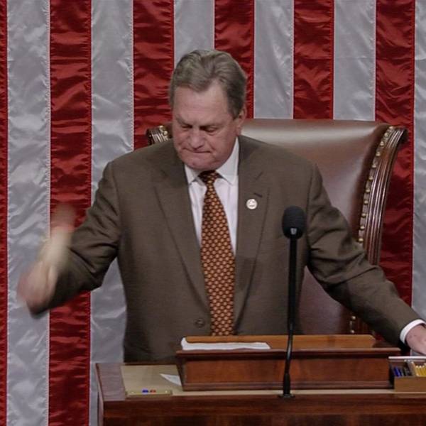 US Representative says bipartisan bill will squeeze Iran oil trade